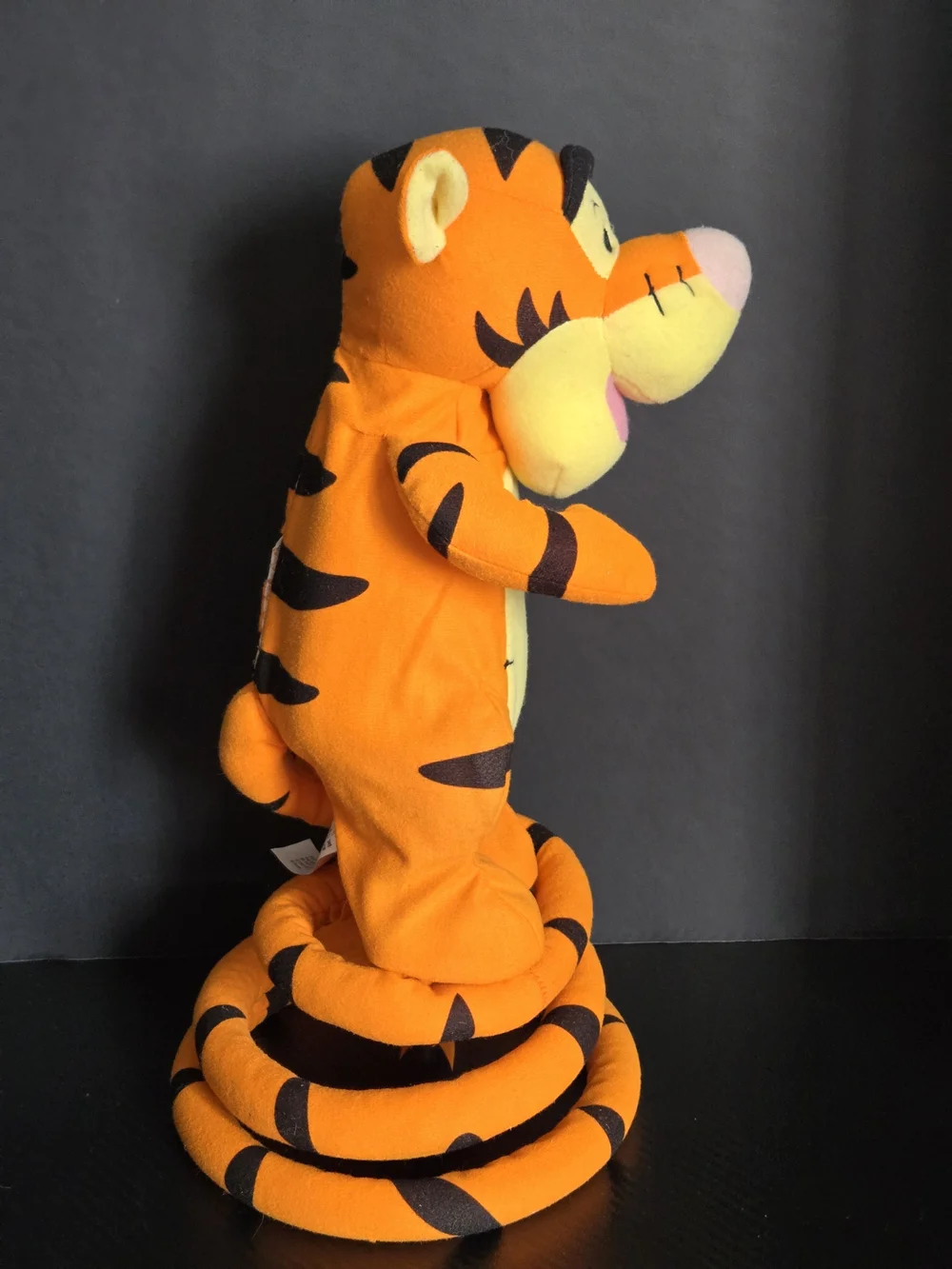 Tigger Disney VTG Fisher-Price 2005 Turbo Tail Bounces/Sings/Talks & Works